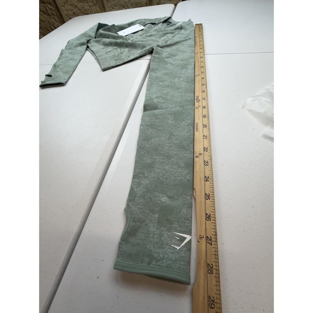 NWT Gymshark Camo Seamless Crop Top Sage Green Size Small Yoga Performance - Picture 10 of 10